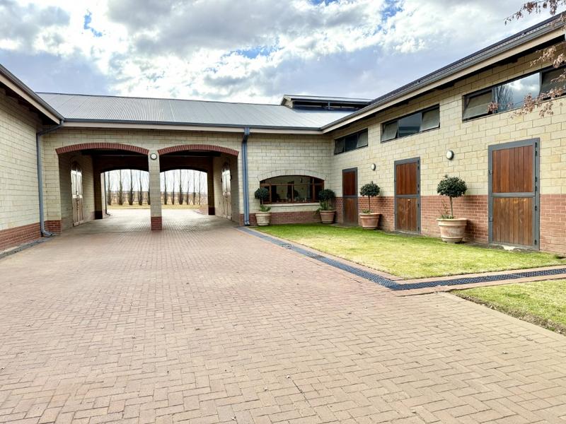 5 Bedroom Property for Sale in Clarens Free State
